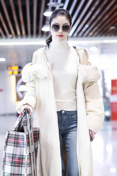 Modella Cinese Sui Fotografata All Aeroporto Internazionale Shanghai Hongqiao Shanghai — Foto Stock