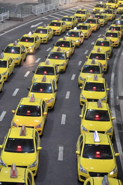 Des Taxis Sont Alignés Terminal Aéroport International Chongqing Jiangbei Dans — Photo