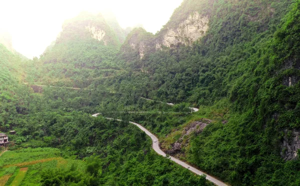 Вид Воздуха Извилистую Горную Дорогу Вокруг Гор Автономном Округе Дуань — стоковое фото