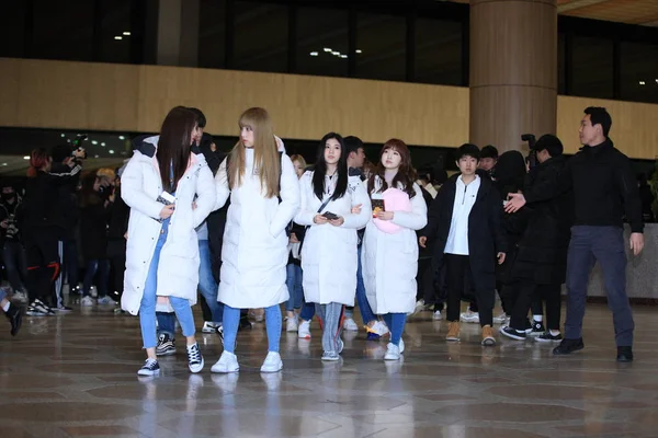 Membros Girl Group Sul Coreano Izone Estilizado Como One Chegam — Fotografia de Stock