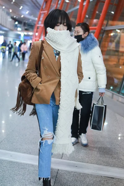 Chinese Zangeres Actrice Victoria Song Song Qian Arriveert Bij Shanghai — Stockfoto