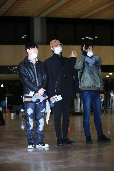 Esquerda Yugyeom Jinyoung Boy Band Sul Coreana Got7 Chegam Aeroporto — Fotografia de Stock