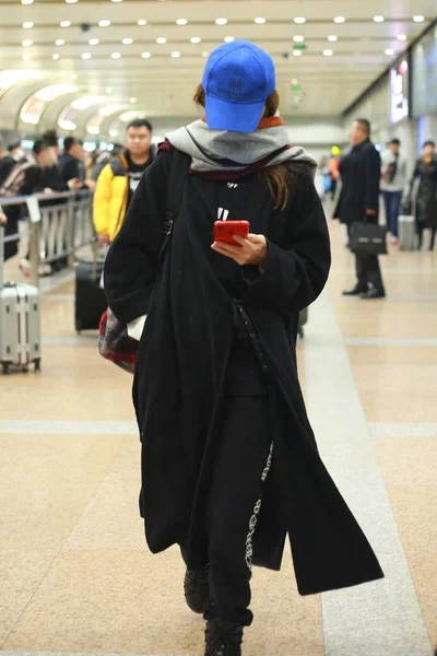 Kinesisk Skådespelerska Zhao Wei Anländer Beijing Capital International Airport Beijing — Stockfoto