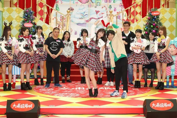日本人の女の子グループ Juicejuice のメンバー実行大きな名誉エンターテインメントの中に香港 2018 周年記念式典 — ストック写真