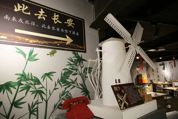 Oluklu Mukavva Yapılan Mobilyaları Şehir Kuzeybatı Çin Shaanxi Eyaleti Aralık — Stok fotoğraf