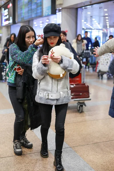 Kinesisk Skådespelerska Jingyi Anländer Beijing Capital International Airport Beijing Kina — Stockfoto