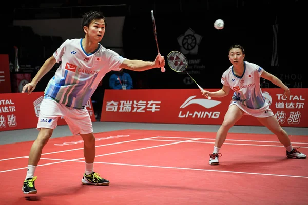 Yuta Watanabe Och Arisa Higashino Japan Återvänder Ett Skott Till — Stockfoto