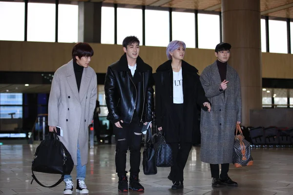 Membros Boy Band Sul Coreana Est Chegam Aeroporto Internacional Gimpo — Fotografia de Stock