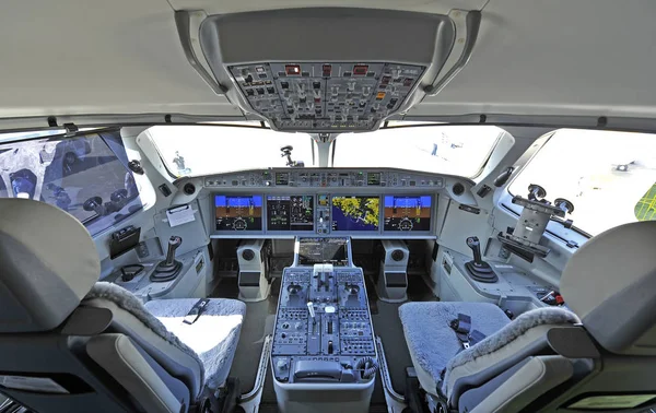Vista Interior Avión Airbus Airbaltic A220 300 Nueva Generación Solo —  Fotos de Stock