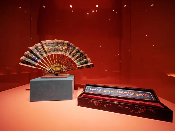 Ein Exquisiter Fan Der Kantonesische Handwerkskunst Und Westlichen Ästhetischen Geschmack — Stockfoto