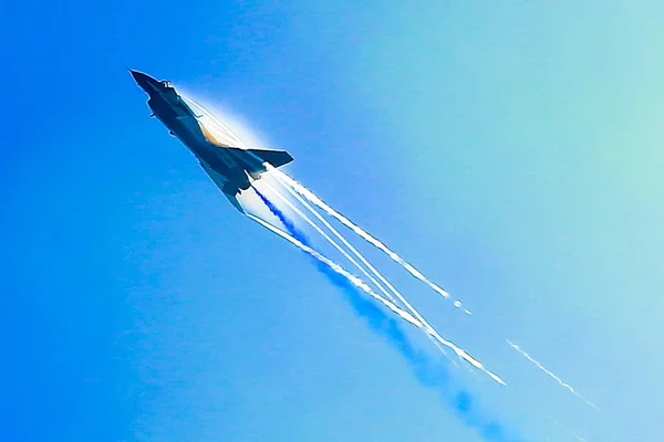 Los Aviones China Del Equipo Aerobático Hongying Decir Águila Roja — Foto de Stock