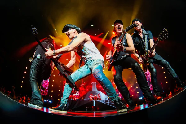 Members German Rock Band Scorpions Perform Crazy World Tour Concert — Stock Photo, Image