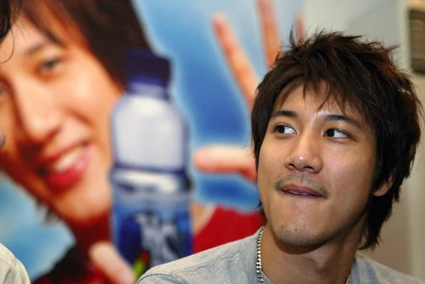 Chinesisch Amerikanischer Singer Songwriter Wang Leehom Nimmt Juni 2004 Einem — Stockfoto