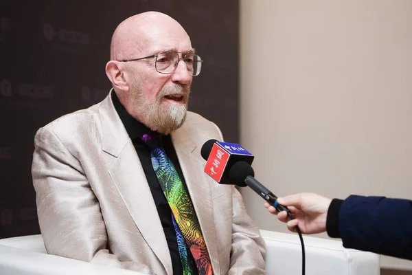 Físico Teórico Estadounidense Kip Thorne Asiste Una Entrevista Durante Conferencia — Foto de Stock