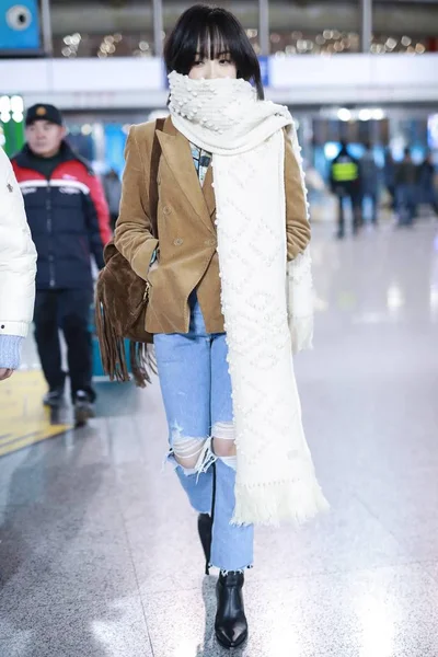 Chinese Zangeres Actrice Victoria Song Song Qian Arriveert Bij Shanghai — Stockfoto