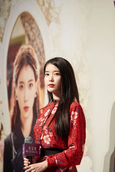 韩国歌手兼女演员李继恩 专业著称于 出席2018年12月7日在中国香港举行的 2018年 十周年巡回演唱会新闻发布会 — 图库照片
