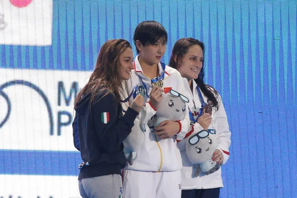 Esquerda Medalhista Prata Simona Quadrella Itália Medalhista Ouro Wang Jianjiahe — Fotografia de Stock