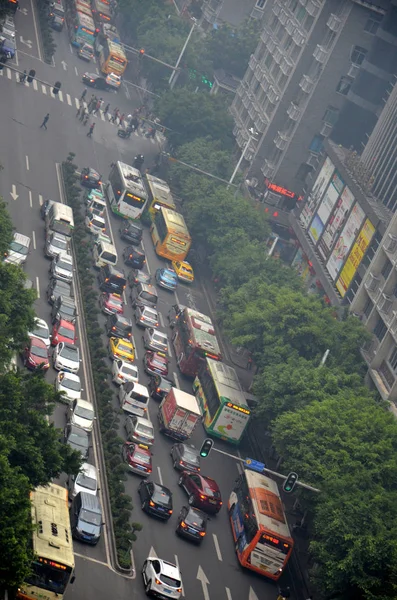 Massen Von Fahrzeugen Stehen Dichten Smog Der Stadt Guangzhou Der — Stockfoto