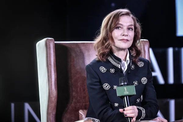 Actriz Francesa Isabelle Huppert Asiste Diálogo Durante Primer Festival Internacional — Foto de Stock