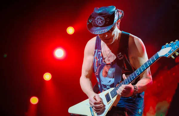 Miembros Banda Rock Alemana Scorpions Presentan Durante Concierto Crazy World — Foto de Stock