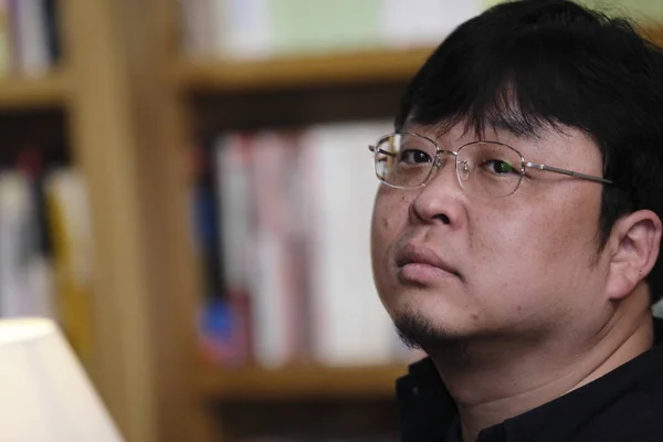 Luo Yonghao Fundador Ceo Smartisan Technology Ltd Entrevistado Uma Livraria — Fotografia de Stock