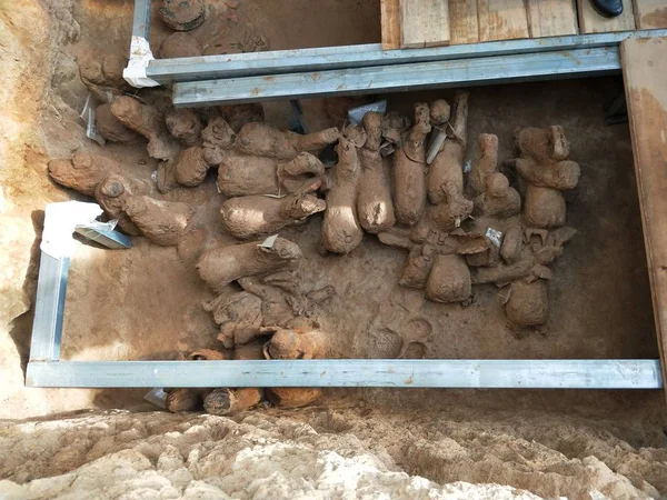 Arqueólogos Chinos Descubren Figuras Cerámica 000 Años Antigüedad Que Datan — Foto de Stock