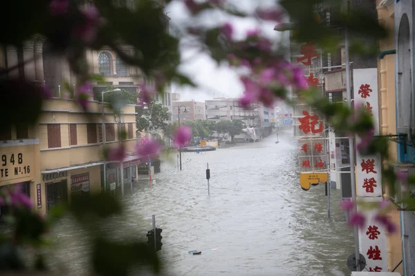 Blick Auf Überflutete Straßen Bei Starkem Regen Durch Taifun Mangkhut — Stockfoto