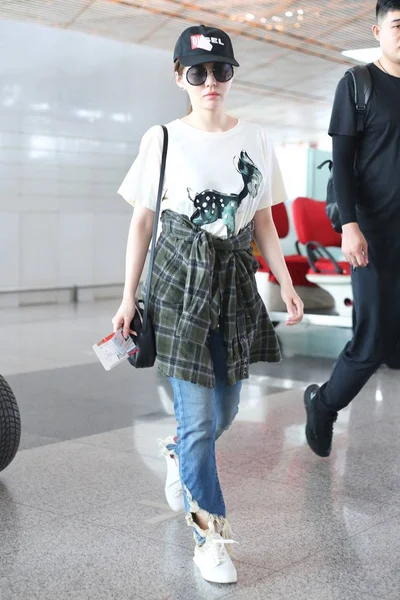 Cantora Chinesa Jane Zhang Zhang Liangying Chega Aeroporto Internacional Capital — Fotografia de Stock