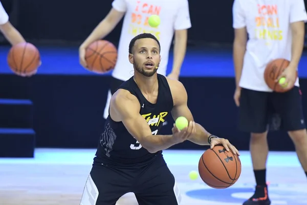 Gwiazda Nba Stephen Curry Golden State Warriors Uczęszcza Spotkanie Fan — Zdjęcie stockowe