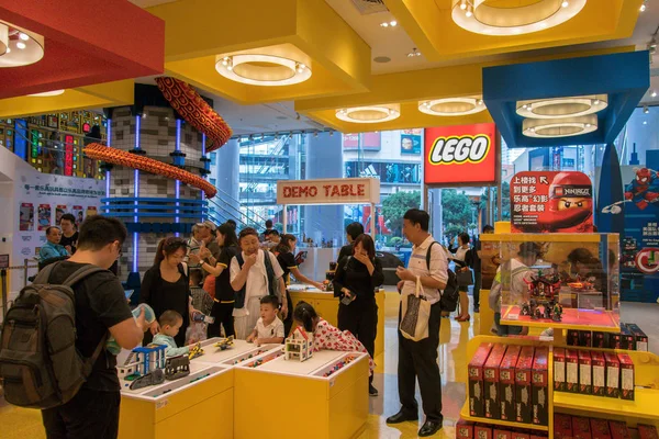 Clientes Visitam Segunda Lego Flagship Store Shanghai Shimao Festival City — Fotografia de Stock