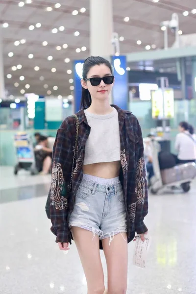 Modelo Chinês Mengyao Mais Conhecido Como Ming Chega Aeroporto Internacional — Fotografia de Stock