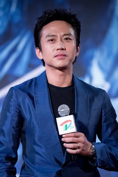 Der Chinesische Schauspieler Deng Chao Besucht Eine Premierenveranstaltung Für Seinen — Stockfoto
