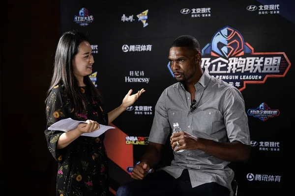 Joueur Basket Ball Américain Chris Bosh Accepte Une Interview Exclusive — Photo