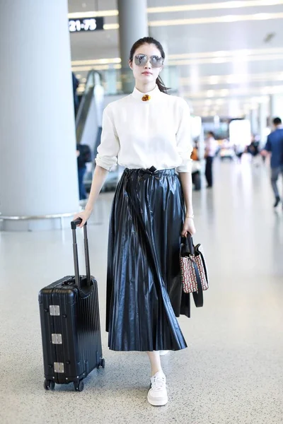 Modelo Chinês Sui Sui Ele Chega Aeroporto Internacional Hongqiao Xangai — Fotografia de Stock