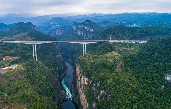 Uma Vista Aérea Ponte Liuguanghe Ponte Rio Liuguang Condado Xiuwen — Fotografia de Stock