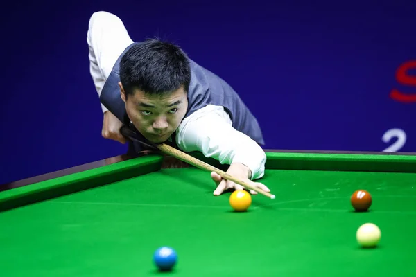 Ding Junhui Kína Játszik Egy Lövés Barry Hawkins Angliában Elődöntő — Stock Fotó