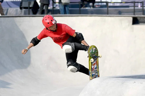 Sakura Yosozumi Japonii Konkuruje Meczu Finałowym Kobiet Podczas 2018 Skate — Zdjęcie stockowe