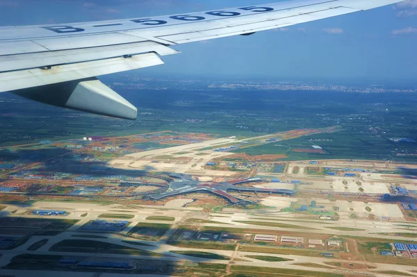 Dieses Foto Aus Einem Düsenflugzeug Zeigt Eine Luftaufnahme Der Baustelle — Stockfoto