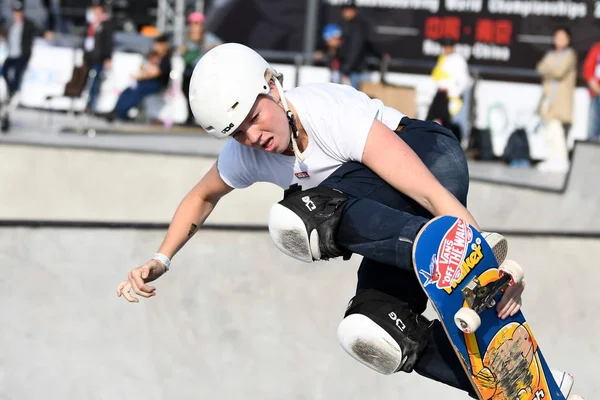 Jugador Compite Partido Final Femenino Durante Campeonato Mundial Skateboarding 2018 — Foto de Stock