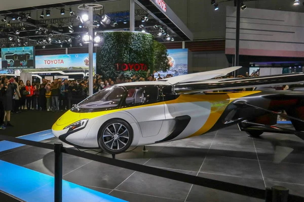 Aeromobil Vtol 是一款概念飞行车 适用于未来电动四座飞车 将航班与驾驶能力相结合 于2018年11月9日在中国上海举行的首届中国国际进口博览会 Ciie 2018 上展出 — 图库照片