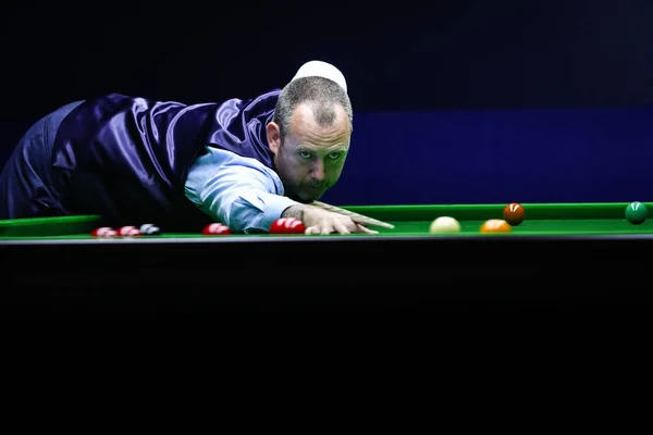 Mark Williams País Gales Joga Tiro Para Barry Hawkins Inglaterra — Fotografia de Stock