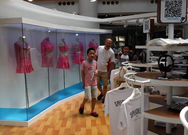 Klanten Winkel Grootste Nieuwe Retail Experience Winkel Geopend Door Chinese — Stockfoto