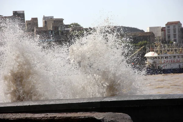 Enormi Onde Una Marea Causata Dal Tifone Trami Ventiquattresimo Tifone — Foto Stock