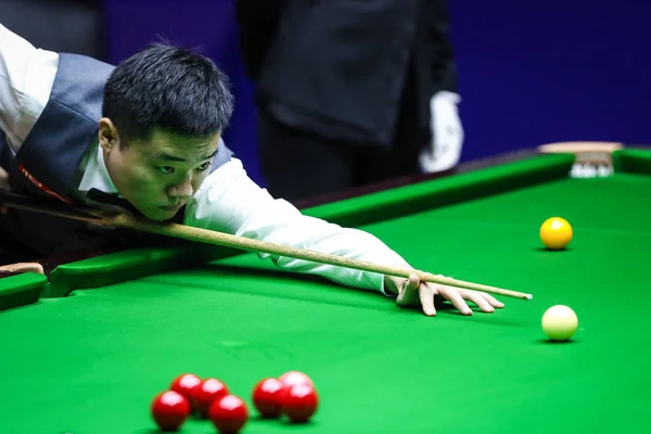 Ding Junhui Kína Játszik Egy Lövés Barry Hawkins Angliában Elődöntő — Stock Fotó