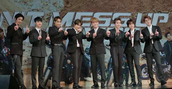 韓国中国少年グループ Exo のメンバー出席の彼らの 枚目のアルバム Don の混乱を私テンポ ソウル 南朝鮮の記者会見 2018 — ストック写真