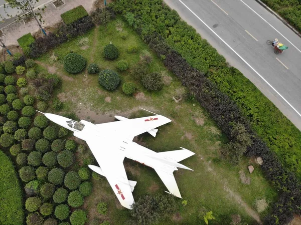 Avião Aposentado Está Exibição Gramado Campus Universidade Aeronáutica Zhengzhou Cidade — Fotografia de Stock