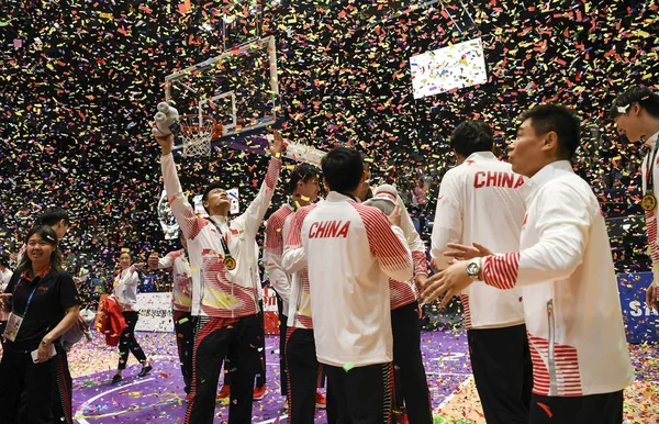 Spelers Van Chinese Nationale Mannen Basketbalteam Vieren Hun Overwinning Mannen — Stockfoto