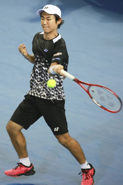 Der Japaner Yoshihito Nishioka Gibt Dem Spanier Fernando Verdasco Halbfinale — Stockfoto