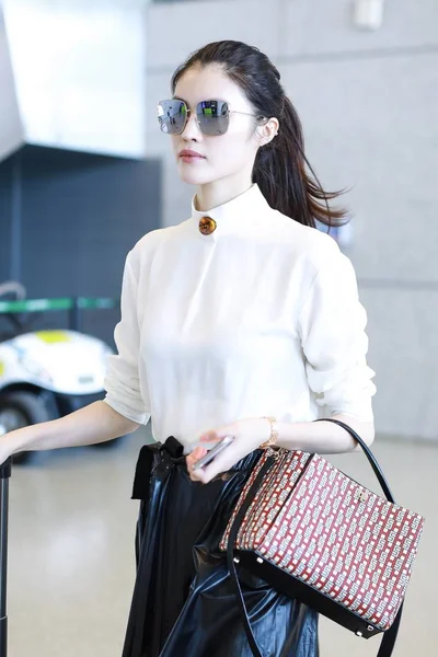 Chinese Model Sui Sui Arrives Shanghai Hongqiao International Airport Departure — Stock Photo, Image