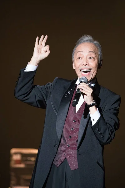Die Japanische Singer Songwriterin Tanimura Shinji Singt Bei Einem Konzert — Stockfoto
